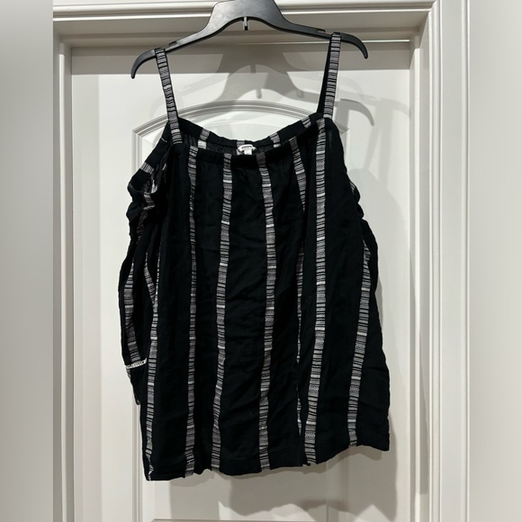Sonoma Cold Shoulder Top 2x - Picture 1 of 4